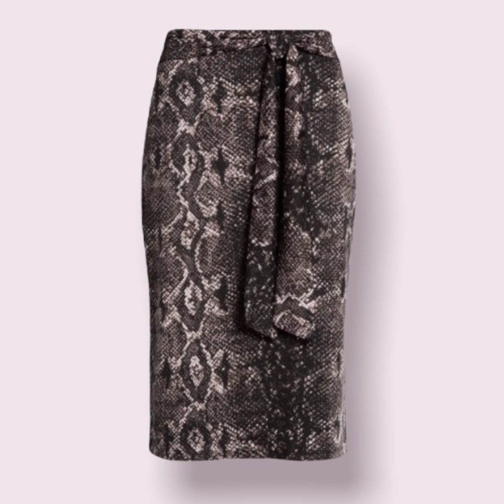 Halogen Tie Front Knit Skirt in Black Snake Print